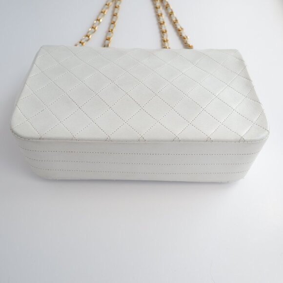Authentic Preowned Vintage Chanel White Single Flap Bag - GHW - Picture 9 of 16